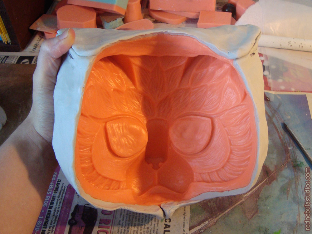 The mold for the cat mask